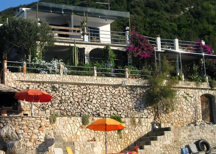 Apartman Apartments By The Sea Cove Zarace - Gdinj, Hvar - 8712 Gdinj