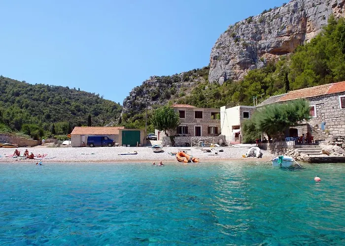 Apartman Apartments By The Sea Cove Zarace - Gdinj, Hvar - 8712 Gdinj