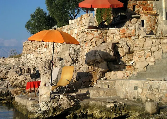 Apartman Apartments By The Sea Cove Zarace - Gdinj, Hvar - 8712 Gdinj